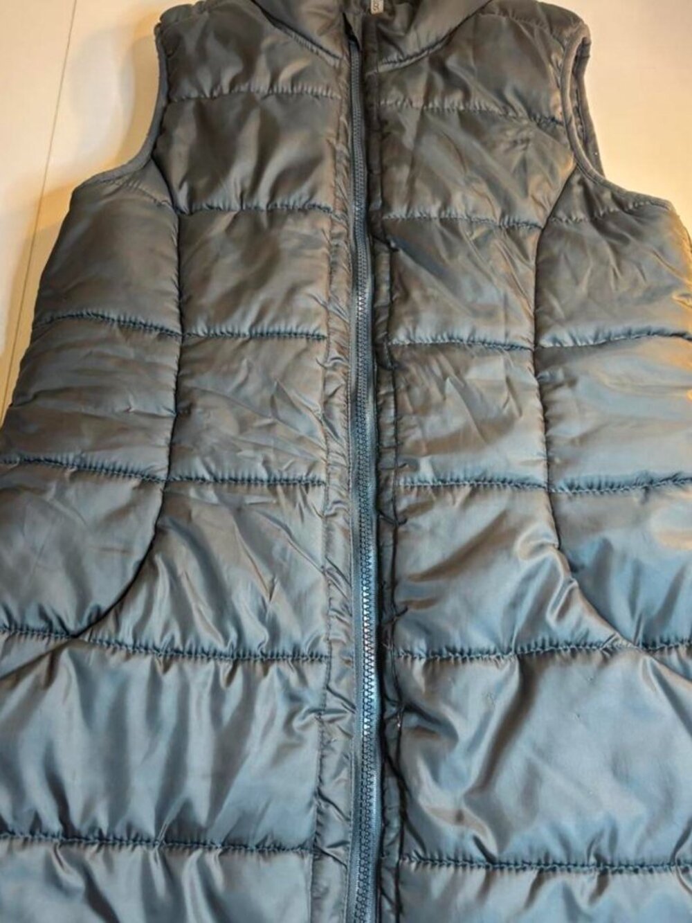 Zelos black puffer vest with pockets